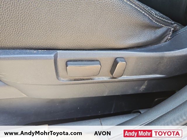 Vehicle image 22 of 35