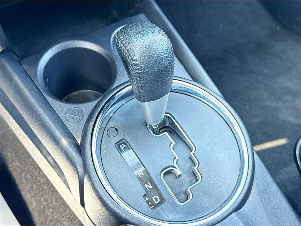 Vehicle image 23 of 28