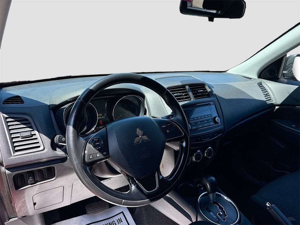 Vehicle image 16 of 28
