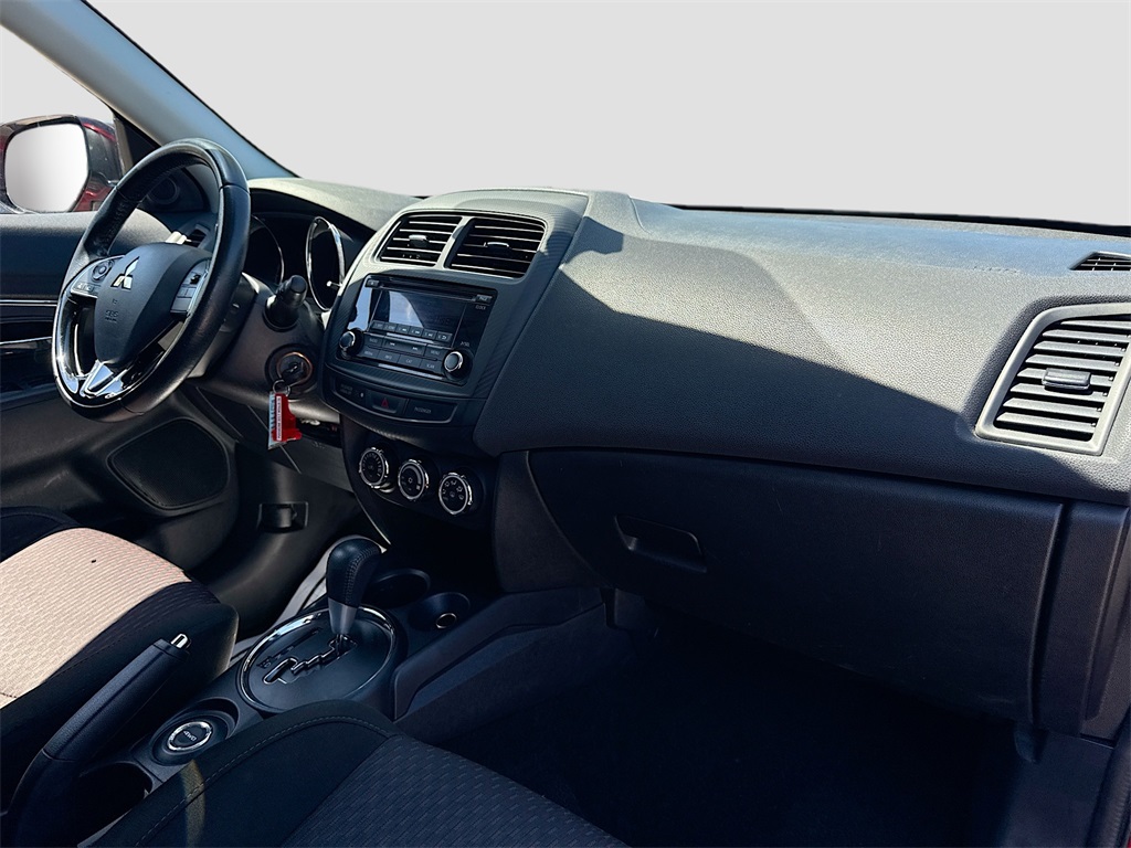 Vehicle image 18 of 28