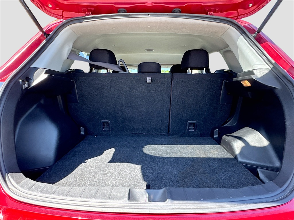 Vehicle image 10 of 28