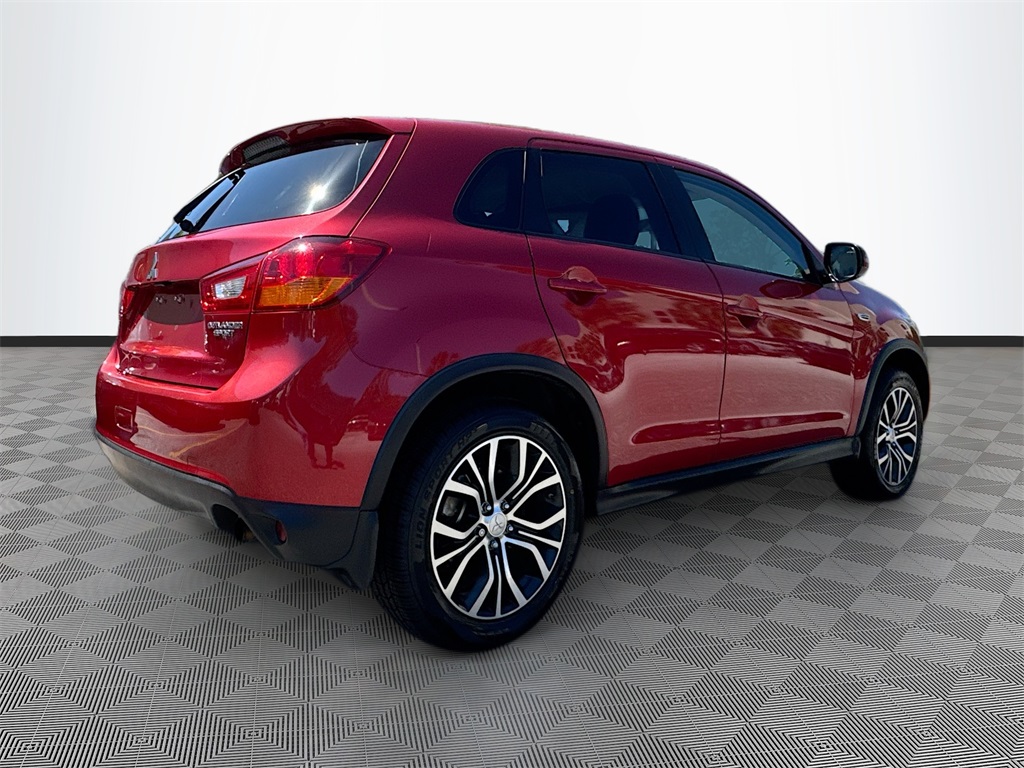 Vehicle image 4 of 28