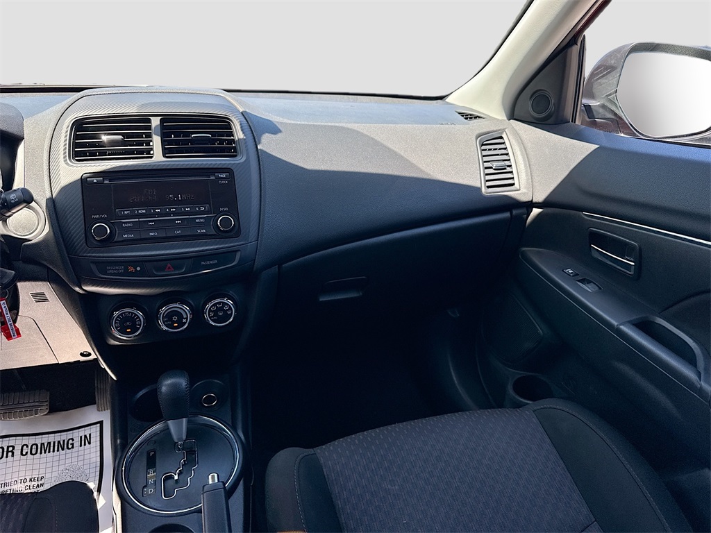 Vehicle image 19 of 28