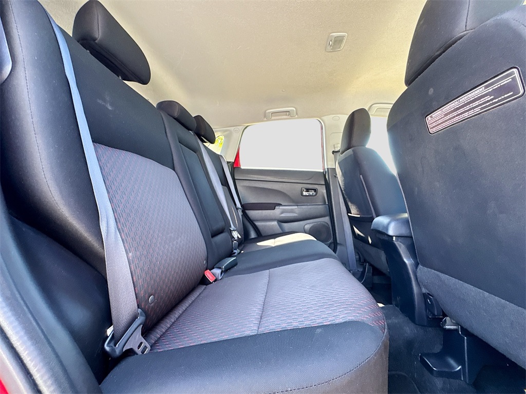 Vehicle image 14 of 28