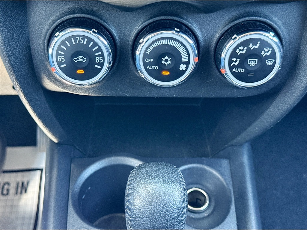 Vehicle image 24 of 28