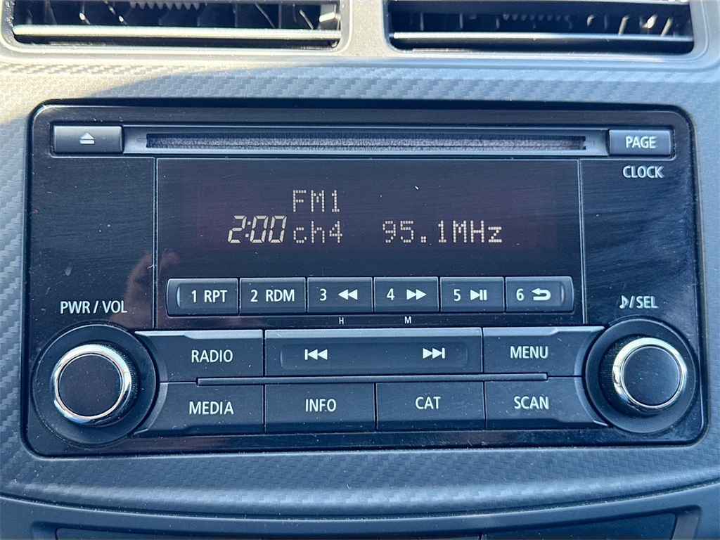 Vehicle image 22 of 28