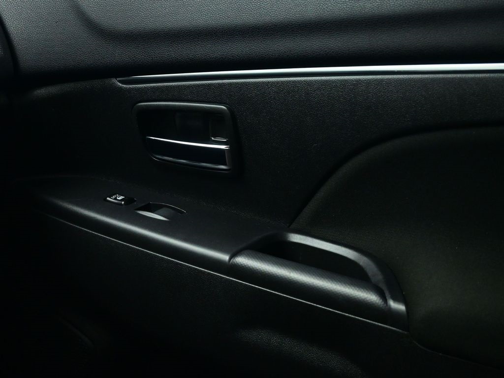 Vehicle image 37 of 85