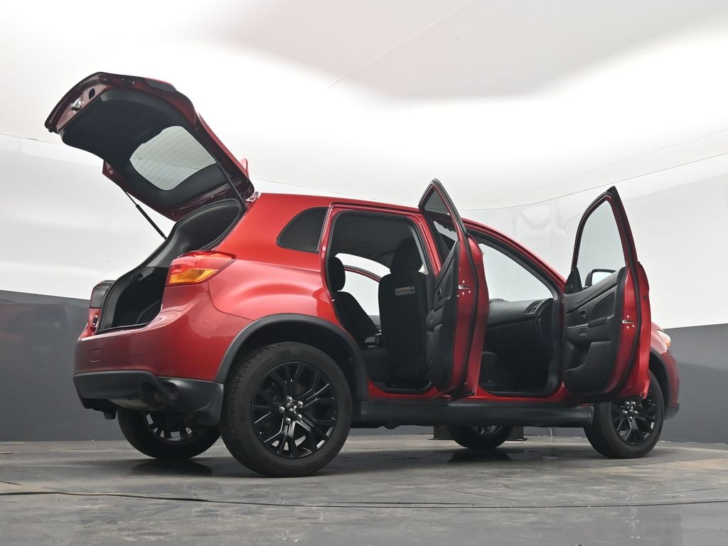 Vehicle image 21 of 85