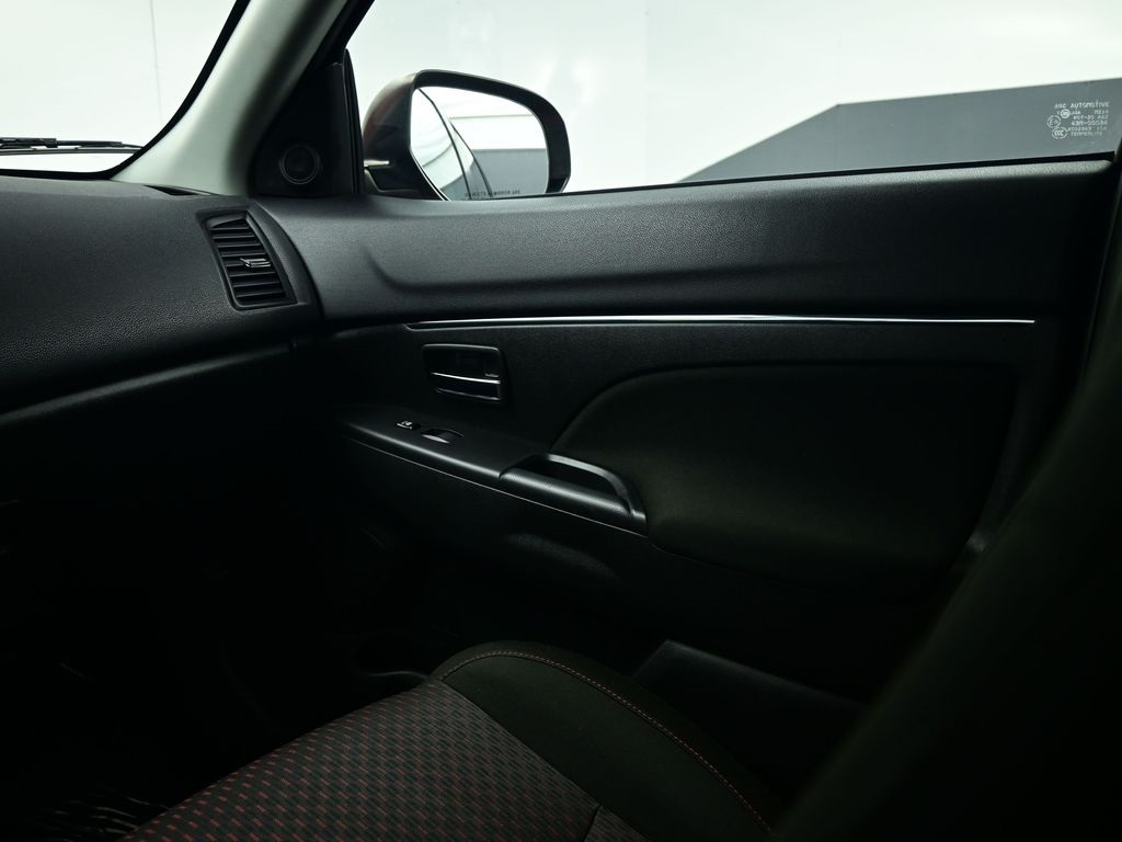 Vehicle image 36 of 85