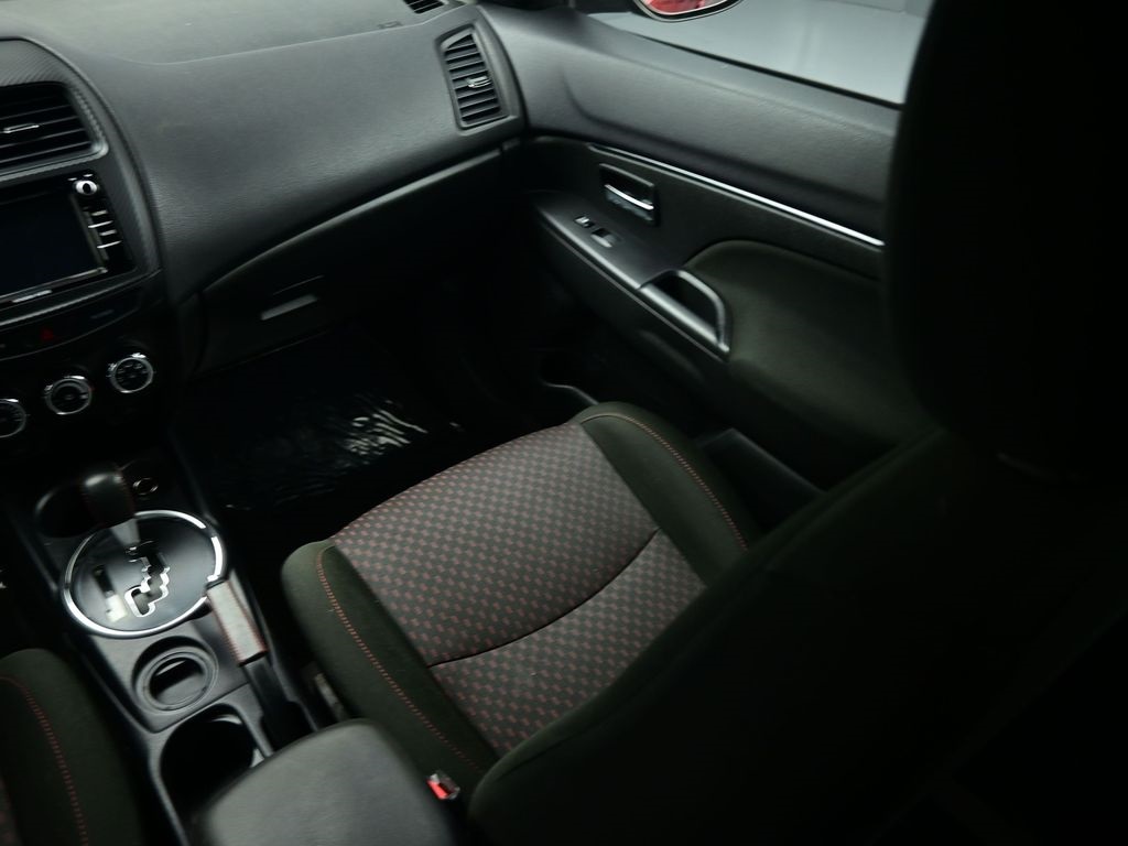 Vehicle image 38 of 85
