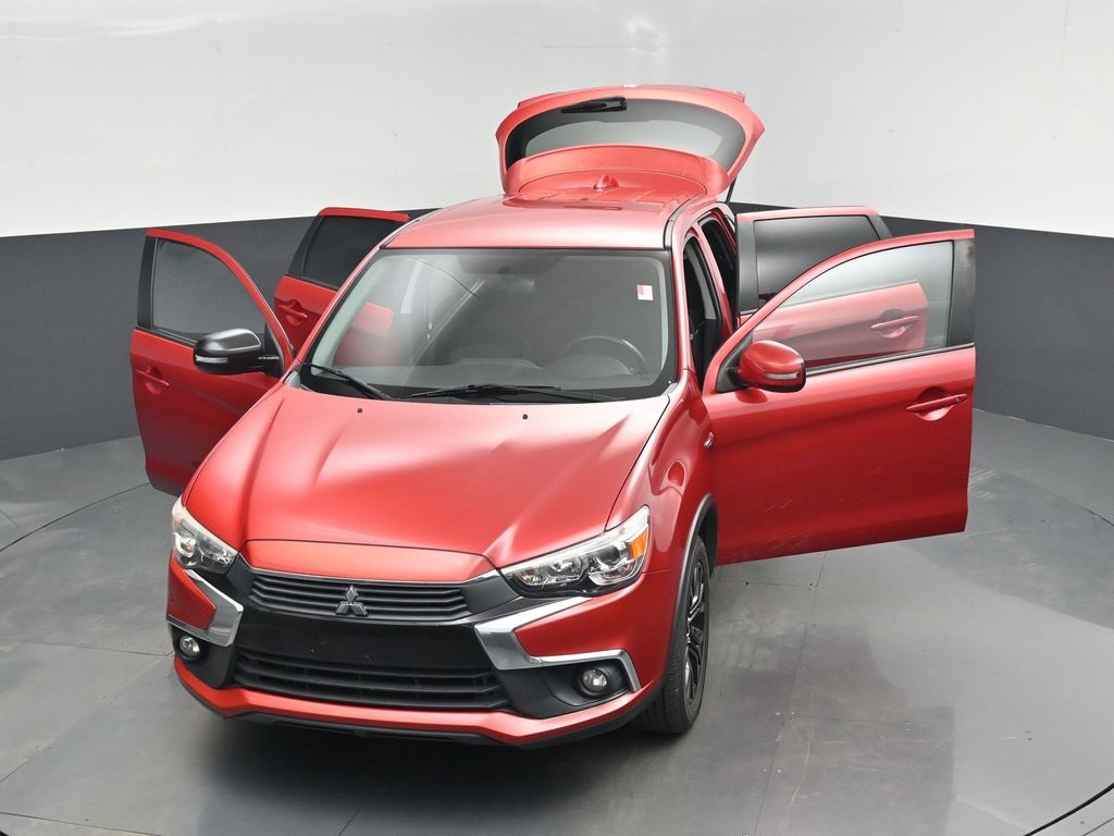Vehicle image 4 of 85