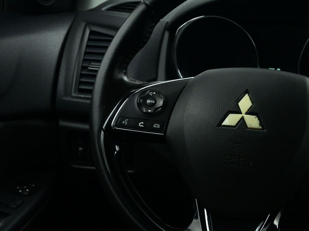 Vehicle image 34 of 85