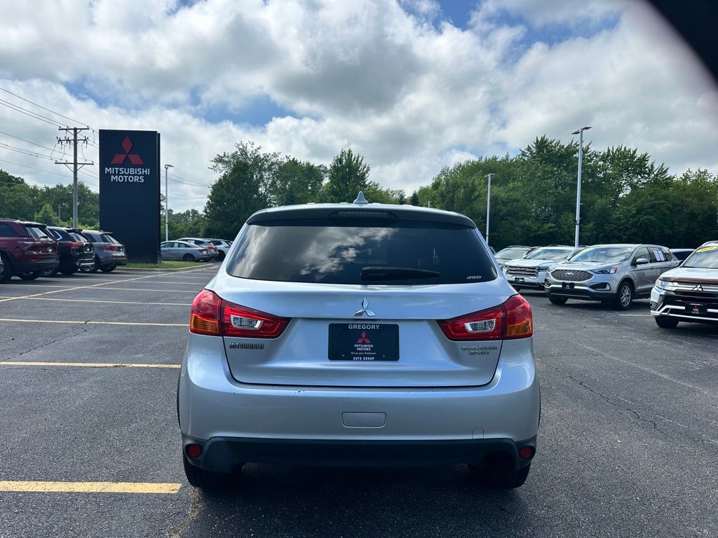 Vehicle image 4 of 20