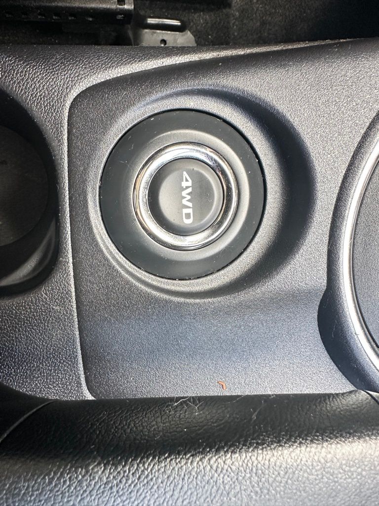 Vehicle image 17 of 20