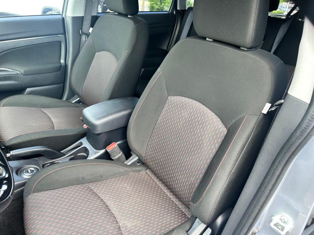 Vehicle image 7 of 20