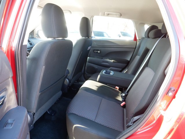 2017 Mitsubishi Outlander Sport ES 2.0 Image 11 of 37