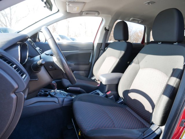 2017 Mitsubishi Outlander Sport ES 2.0 Image 13 of 37