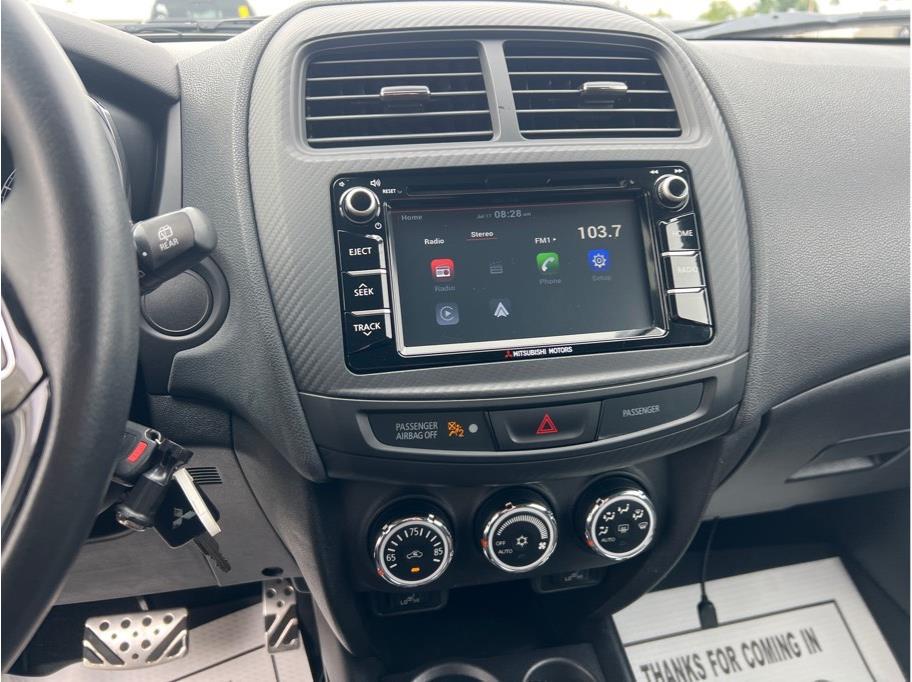 2017 Mitsubishi Outlander Sport ES 2.0 Image 18 of 24