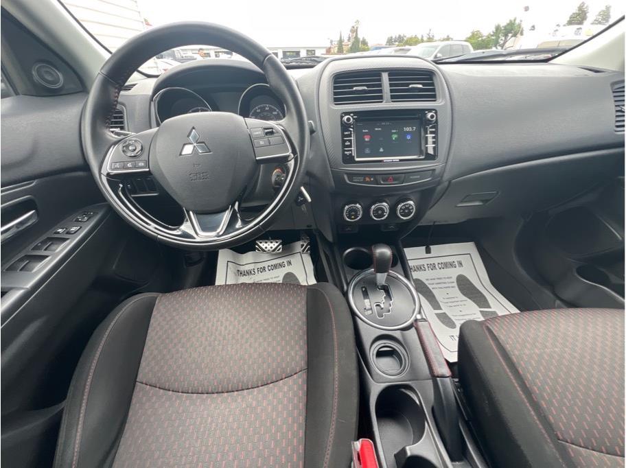 2017 Mitsubishi Outlander Sport ES 2.0 Image 15 of 24