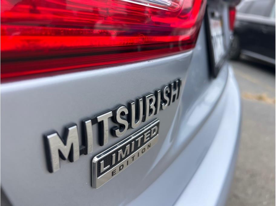 2017 Mitsubishi Outlander Sport ES 2.0 Image 21 of 24