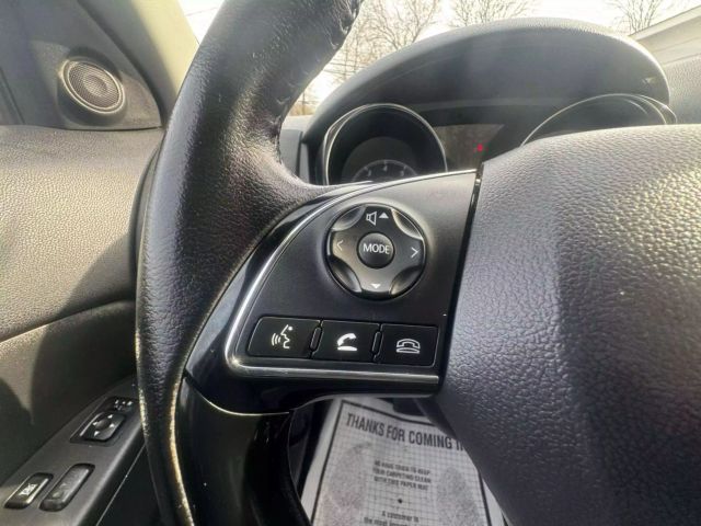 Vehicle image 19 of 30