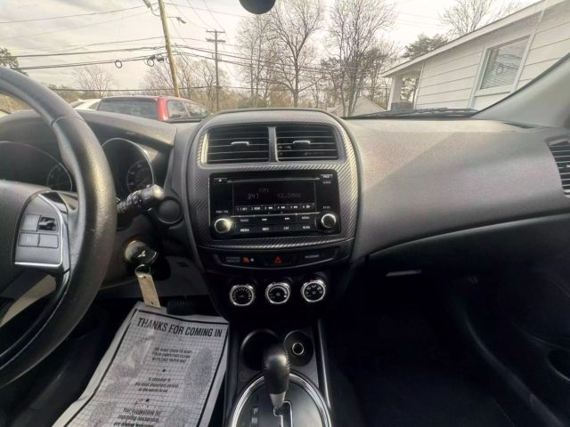 Vehicle image 22 of 30