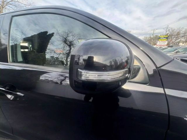 Vehicle image 16 of 30