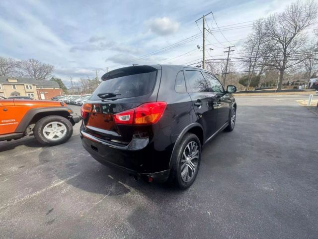 Vehicle image 4 of 30