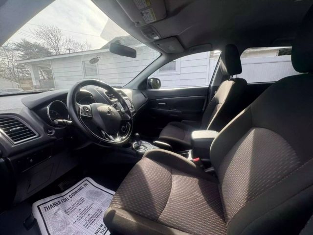 Vehicle image 10 of 30
