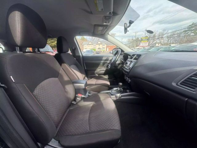 Vehicle image 14 of 30
