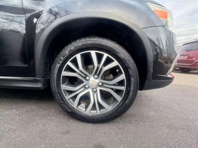 Vehicle image 26 of 30