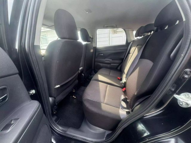 Vehicle image 11 of 30