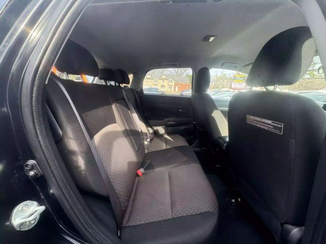 Vehicle image 13 of 30