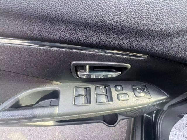 Vehicle image 9 of 30
