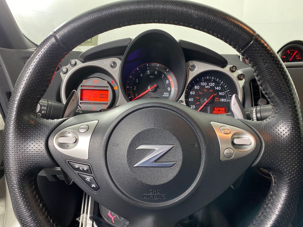 Vehicle image 10 of 30