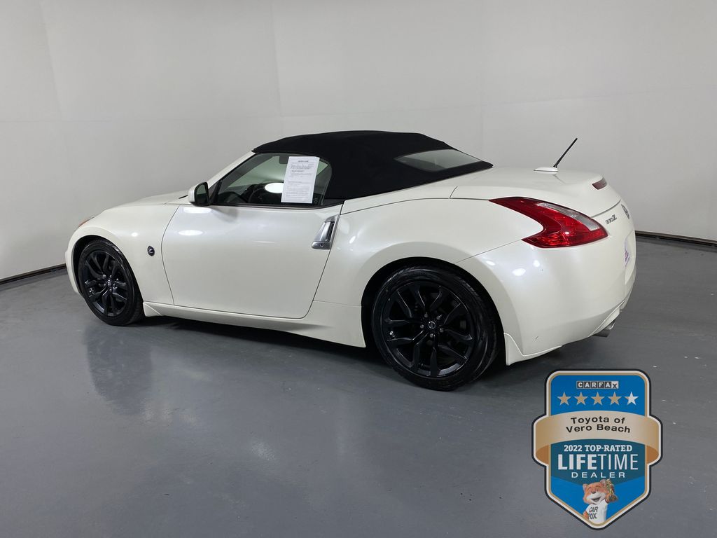 Vehicle image 6 of 30