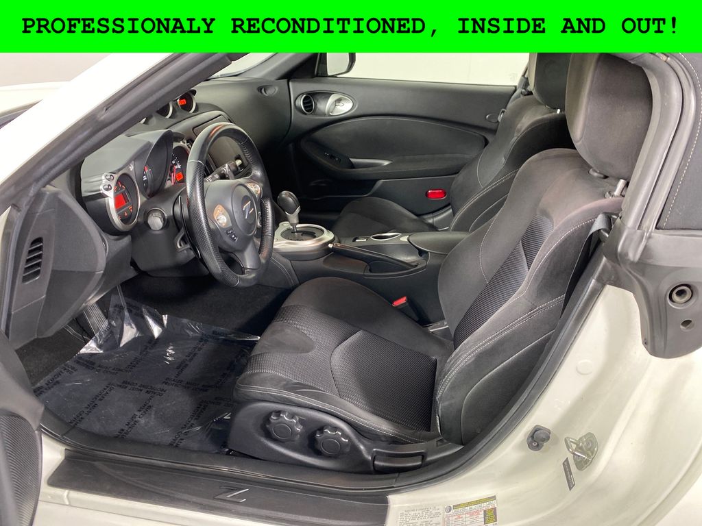 Vehicle image 23 of 30