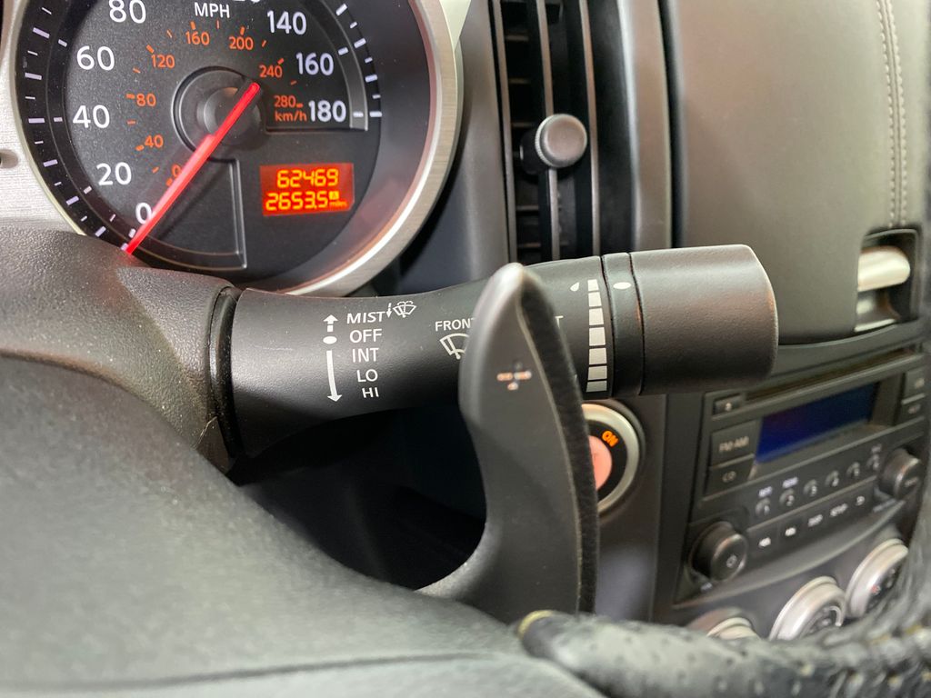 Vehicle image 21 of 30