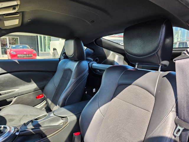 Vehicle image 13 of 23