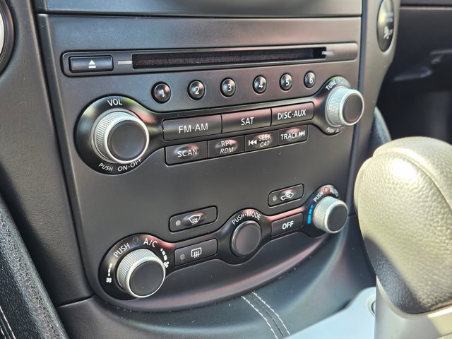 Vehicle image 21 of 23