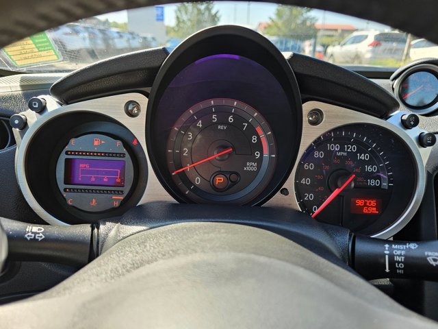Vehicle image 17 of 23