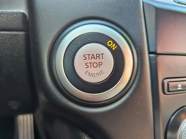 Vehicle image 18 of 23