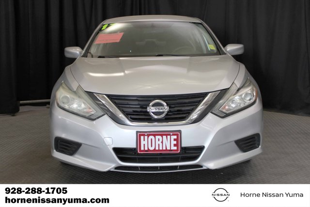 2017 Nissan Altima 2.5 S Image 2 of 12