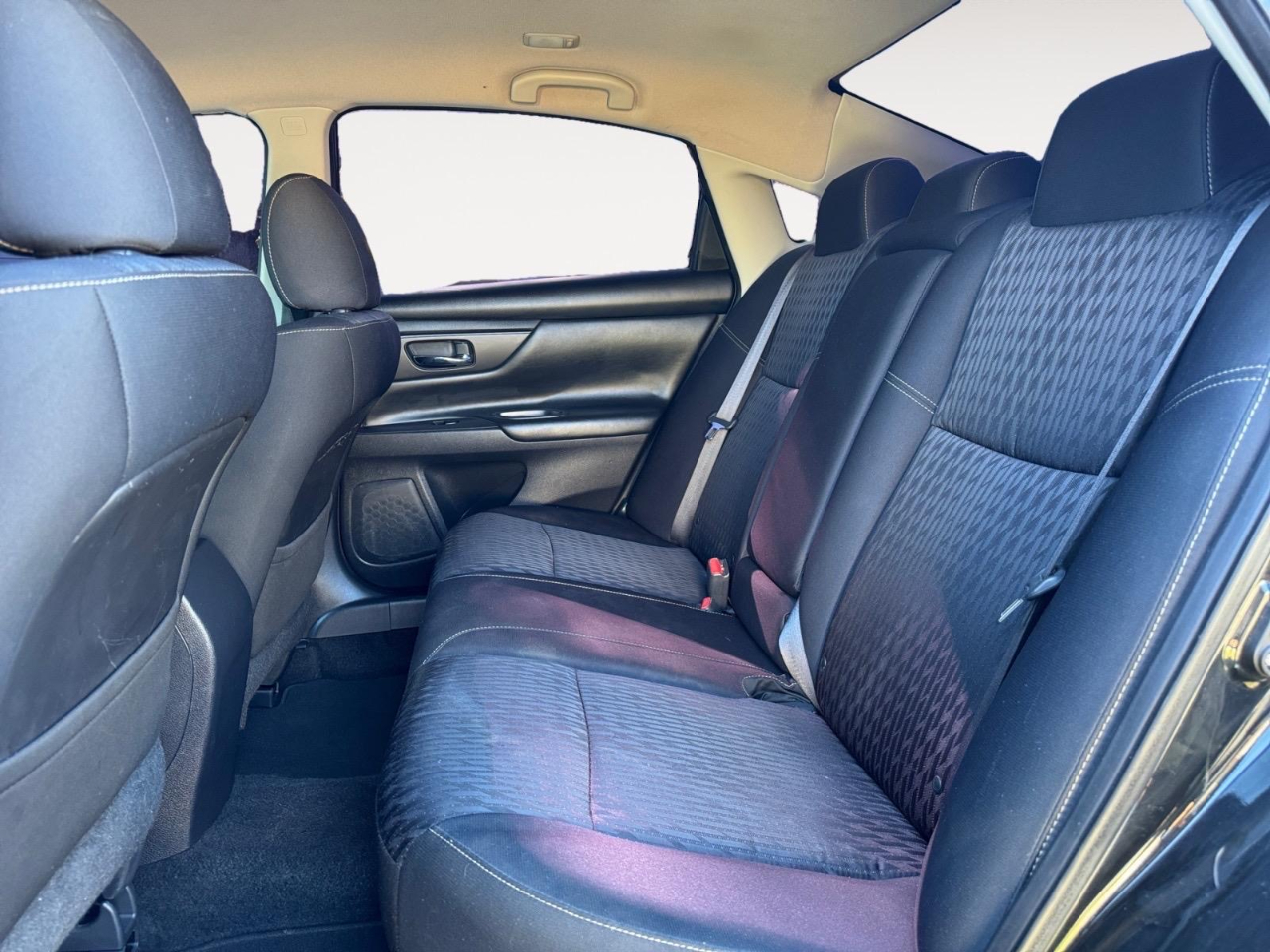 Vehicle image 25 of 27