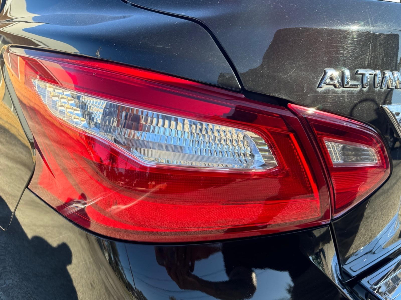 Vehicle image 12 of 27