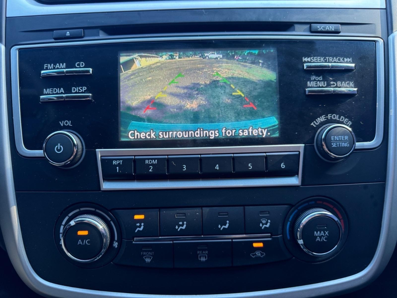 Vehicle image 22 of 27