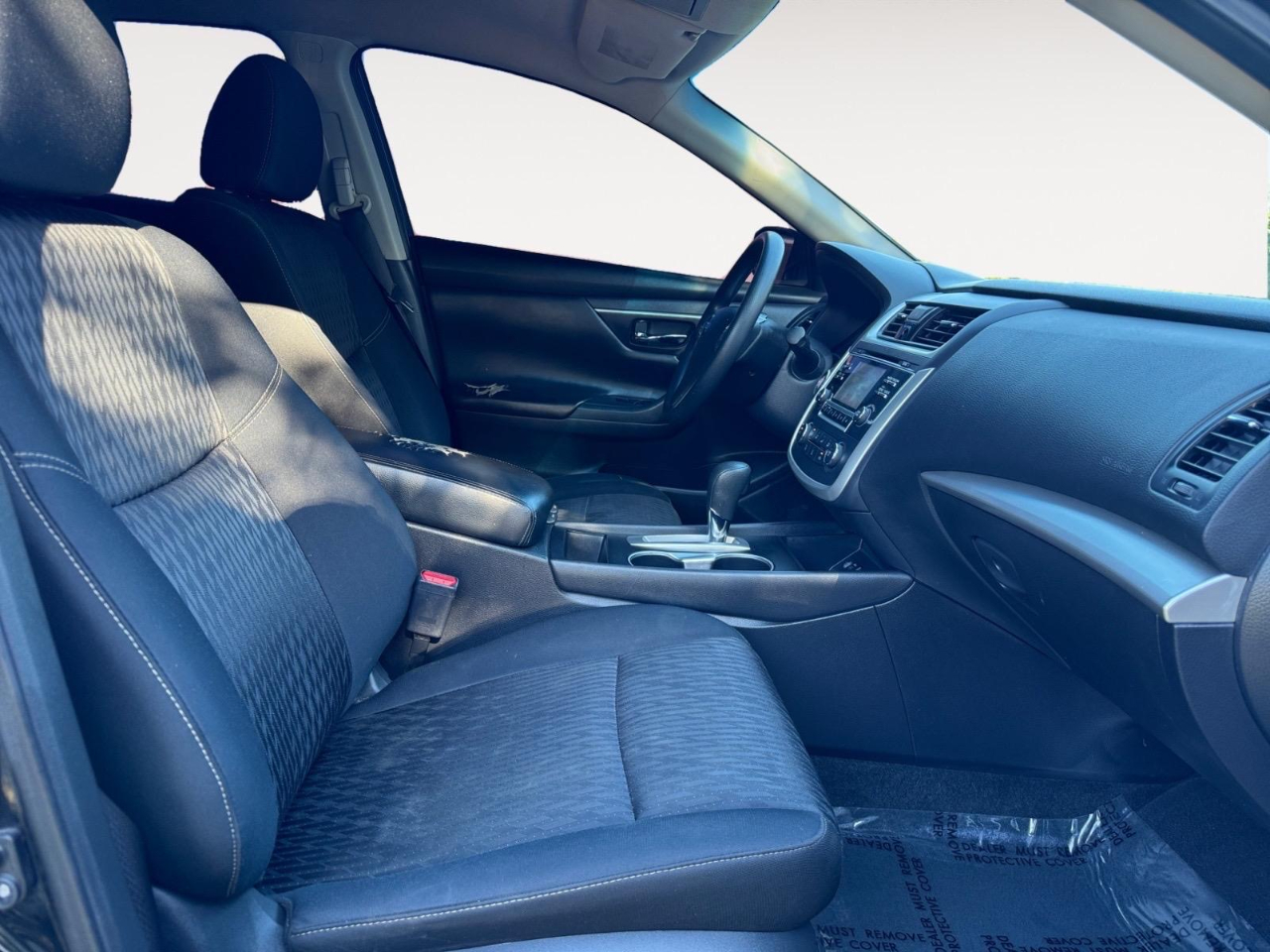 Vehicle image 24 of 27
