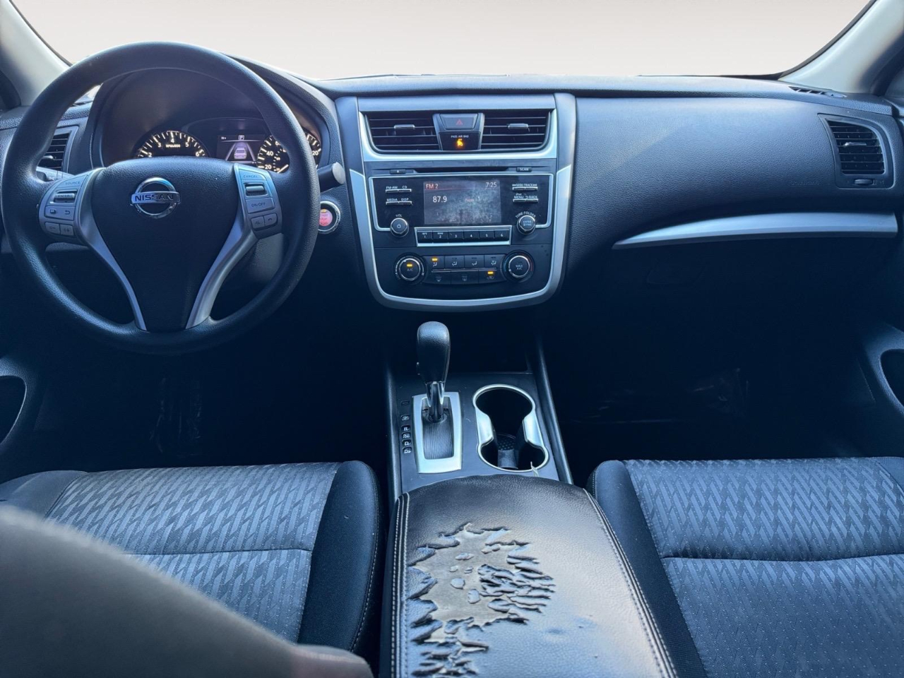 Vehicle image 23 of 27