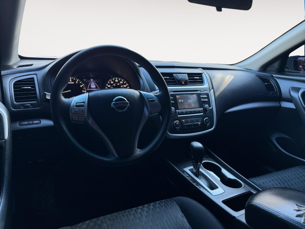 Vehicle image 20 of 27