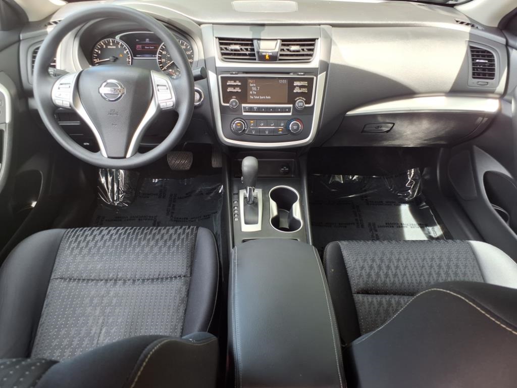 Vehicle image 22 of 42